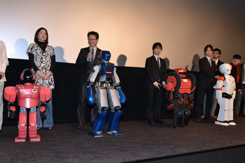 映画に出演したロボットたち。左からオムニゼロポイント7、アルクノン？、オムニゼロポイント9、ヴイストン ティクノ
