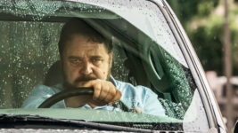 ラッセル・クロウが地獄の果てまであおり運転！ 映画『アオラレ』5月公開