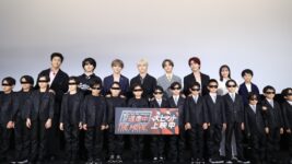 JO1＆FANTASTICS、20人のちびっ子ハンター放出に「可愛すぎる！」『逃走中 THE MOVIE』公開記念舞台挨拶