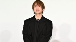 板垣李光人のビジュアルを内野聖陽「めちゃくちゃ美しいよね」と絶賛！ 『八犬伝』公開記念舞台挨拶