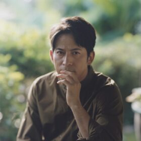 岡田准一主演で名曲「上を向いて歩こう」の誕生秘話が映画化！ 時代を切り開いた男たちの魂の物語